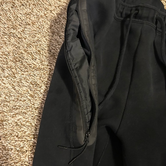 Nike tech Black men’s pants - Picture 3 of 5